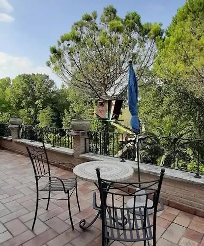 Rum i privatbostad Chiara Affascinante Villino